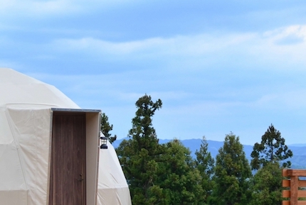杓子山ゲートウェイキャンプは広いドームテントで夜景が素晴らしい！