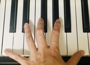1オクターブ開く手
