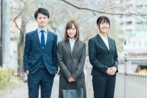 はるやまと洋服の青山どちらを選ぶべき？価格比較とメンズ・レディースの違いは？