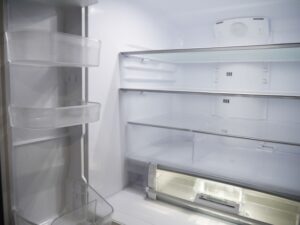 冷蔵庫でペットボトルを素早く乾燥させる方法