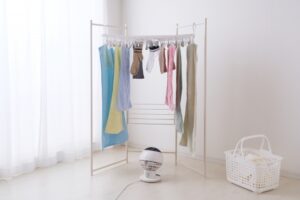 室内干しに役立つ！サーキュレーターや扇風機の活用術