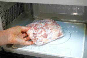 冷凍中落ちカルビの解凍方法で味が変わる?