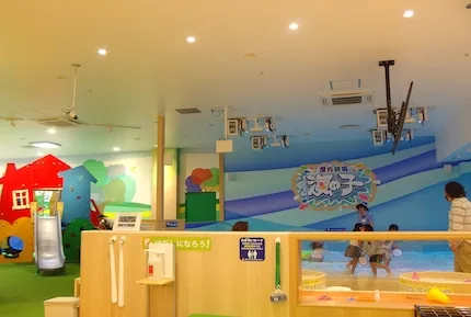 あそびパークPLUS ららぽーと海老名店・ガシャポンのデパート