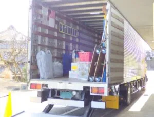 引っ越しトラック２