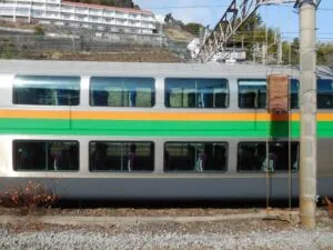 今後、他の路線の普通列車グリーン車に電源コンセントは設置されるか？