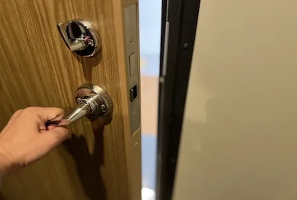 間違えてドアを開けてしまった時の対処法