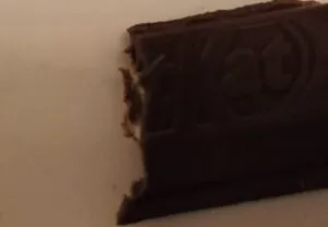 食べかけのキットカットの正しい保管方法