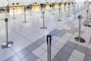 国際便のチェックインとイヤホンの受け取り方