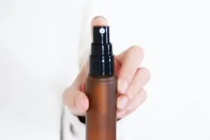 スプレーを利用した臭い除去