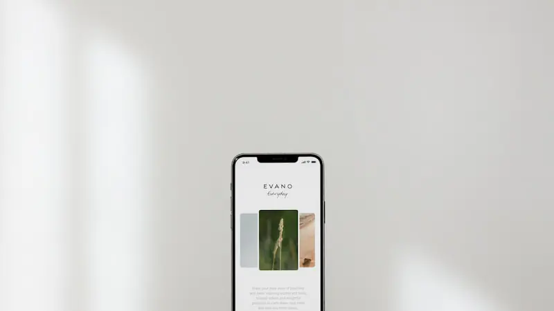 スマホのホーム画面をすっきり整理する方法｜見やすく使いやすい配置のコツをやさしく解説